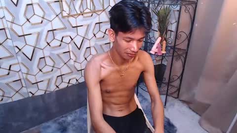 Reyn online show from February 23, 2025, 11:14 pm