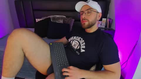 Maximo Wolf online show from March 5, 2025, 3:08 am