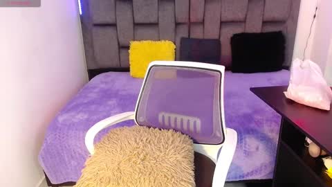 maxilody_69 online show from September 14, 2025, 3:00 pm