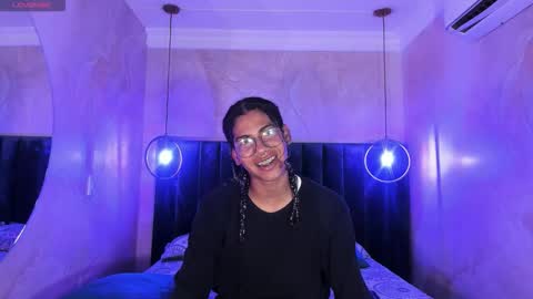 maxim online show from November 18, 2025, 3:23 am