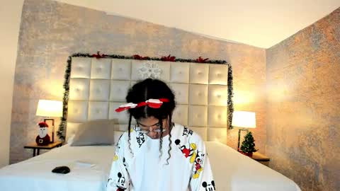 maxim online show from December 21, 2025, 3:13 am