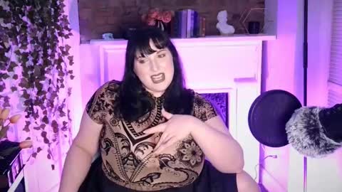 Maxi Marilith online show from September 24, 2025, 1:53 am