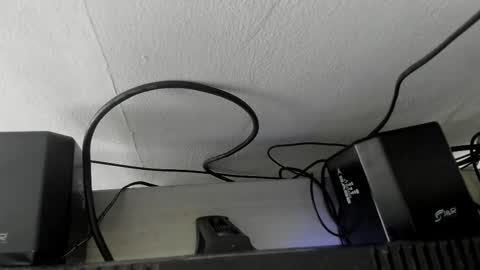 Maximiliano online show from November 3, 2025, 7:59 pm