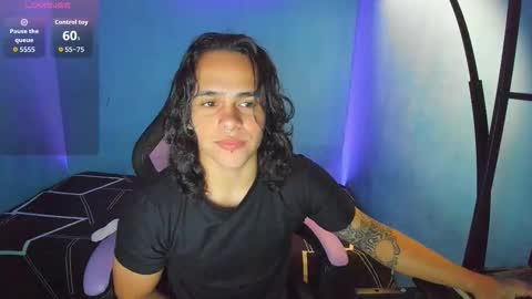 maximiliano_scoott_ online show from October 15, 2025, 7:03 pm