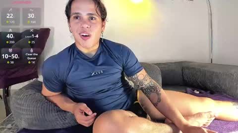 maximiliano_scoott_ online show from May 5, 2026, 1:02 am