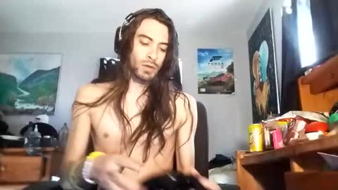 maximillianpayan95 online show from May 18, 2026, 3:07 pm