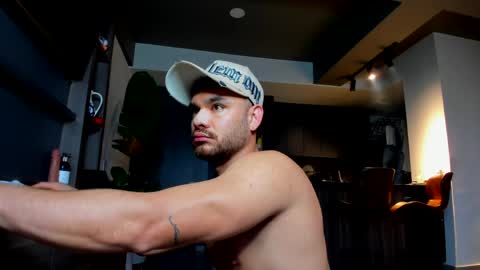 maximo_and_marcelo online show from April 29, 2026, 10:52 am