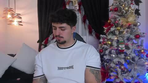 Snapshot of maximo_rodriguez chatting on December 14, 2024, 6:35 am Maximo online show from December 14, 2024, 6:35 am