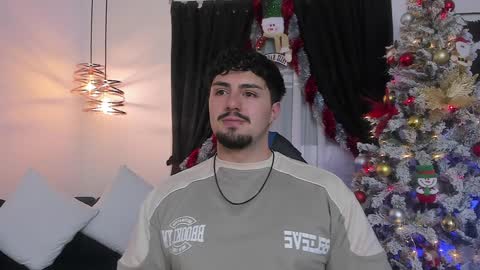 Snapshot of maximo_rodriguez chatting on December 16, 2024, 4:13 am Maximo online show from December 16, 2024, 4:13 am