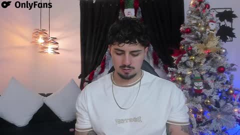 Snapshot of maximo_rodriguez chatting on December 29, 2024, 4:27 am Maximo online show from December 29, 2024, 4:27 am