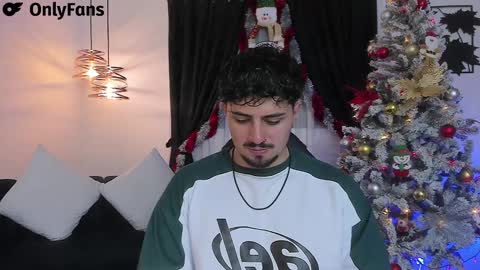 Snapshot of maximo_rodriguez chatting on December 30, 2024, 2:42 am Maximo online show from December 30, 2024, 2:42 am