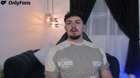 Snapshot of maximo_rodriguez chatting on January 16, 2025, 3:02 am Maximo online show from January 16, 2025, 3:02 am