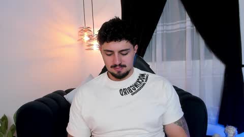 Snapshot of maximo_rodriguez chatting on January 20, 2025, 6:42 am Maximo online show from January 20, 2025, 6:42 am