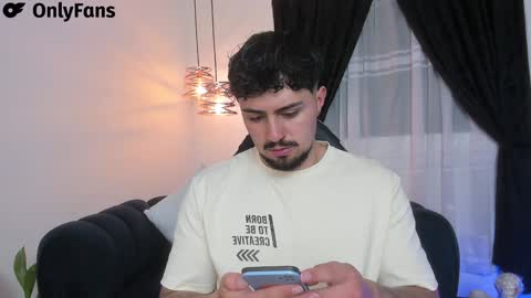 Snapshot of maximo_rodriguez chatting on February 2, 2025, 3:54 am Maximo online show from February 2, 2025, 3:54 am