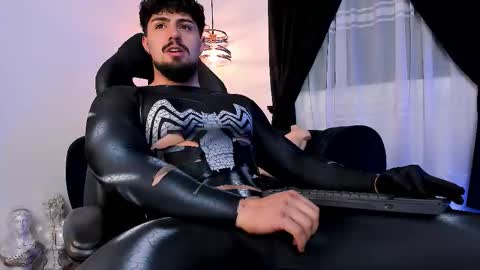 Snapshot of maximo_rodriguez chatting on October 4, 2025, 5:27 am Maximo online show from October 4, 2025, 5:27 am