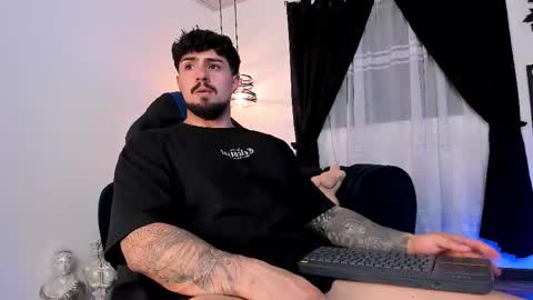 Snapshot of maximo_rodriguez chatting on November 9, 2025, 2:43 am Maximo online show from November 9, 2025, 2:43 am