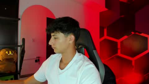 Snapshot of maximo_romano chatting on June 24, 2026, 7:13 pm Maximo online show from June 24, 2026, 7:13 pm