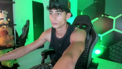 Snapshot of maximo_romano chatting on July 1, 2026, 7:02 pm Maximo online show from July 1, 2026, 7:02 pm