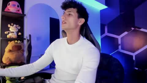 Snapshot of maximo_romano chatting on July 16, 2026, 7:31 pm Maximo online show from July 16, 2026, 7:31 pm