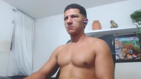 maximo_ston online show from April 27, 2026, 3:37 am