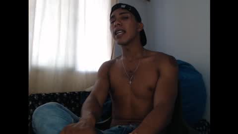 Snapshot of maximo_vega_new chatting on December 9, 2024, 6:14 pm Maximo Aron Vega online show from December 9, 2024, 6:14 pm