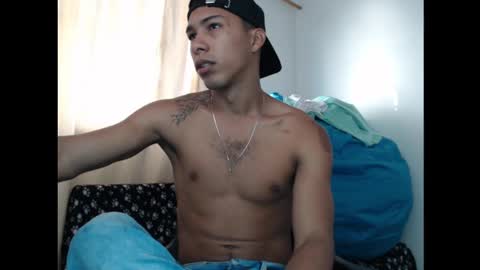 Snapshot of maximo_vega_new chatting on December 10, 2024, 11:43 am Maximo Aron Vega online show from December 10, 2024, 11:43 am