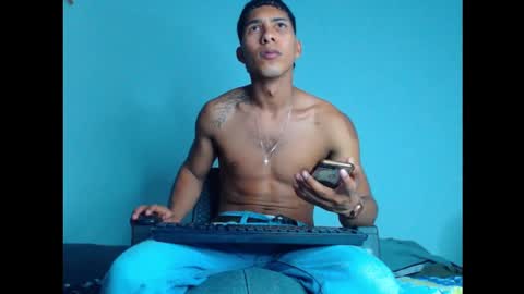 Snapshot of maximo_vega_new chatting on December 16, 2024, 3:40 am Maximo Aron Vega online show from December 16, 2024, 3:40 am