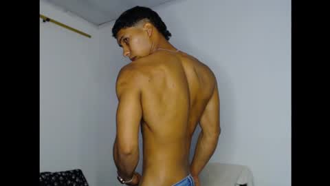 Snapshot of maximo_vega_new chatting on December 22, 2024, 1:34 am Maximo Aron Vega online show from December 22, 2024, 1:34 am