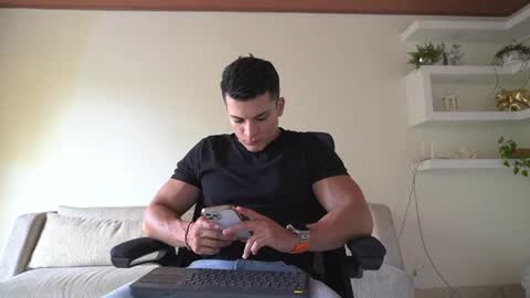 Sebastian online show from June 25, 2026, 6:56 pm