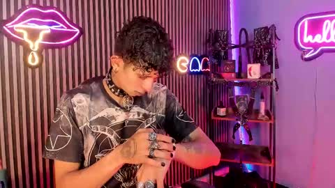 MAXIMO online show from May 12, 2026, 3:03 am