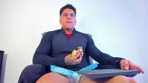 Maximoscott online show from February 12, 2025, 11:51 am