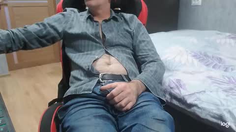 Snapshot of maximus3334 chatting on October 16, 2025, 11:22 am maximus3334 online show from October 16, 2025, 11:22 am