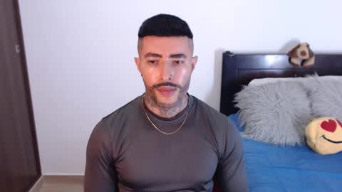 Independent Model online show from January 20, 2025, 10:48 pm