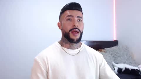 Independent Model online show from September 19, 2025, 2:57 am