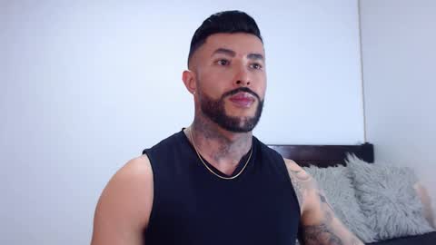 Independent Model online show from October 8, 2025, 4:21 am