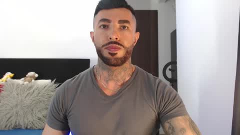 Independent Model online show from May 12, 2026, 3:58 am