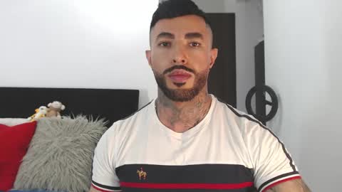 Independent Model online show from May 13, 2026, 3:26 am