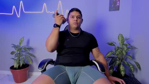 Snapshot of maximussteel_ chatting on November 11, 2025, 11:54 am Maximus online show from November 11, 2025, 11:54 am