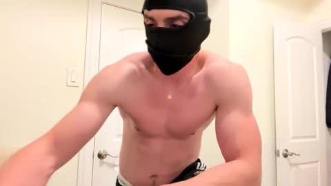 MaxInControl online show from November 14, 2025, 5:28 am