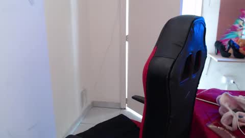 maxinesex_ online show from November 18, 2025, 2:54 pm