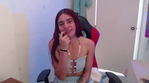 Snapshot of maxinesex_ chatting on February 25, 2026, 2:05 pm maxinesex_ online show from February 25, 2026, 2:05 pm