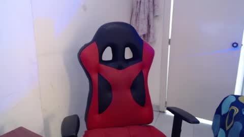 maxinesex_ online show from June 24, 2026, 2:16 pm