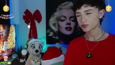 Snapshot of maxiy_001 chatting on December 21, 2024, 8:39 am Max online show from December 21, 2024, 8:39 am