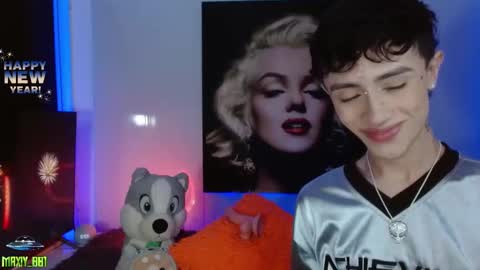 Snapshot of maxiy_001 chatting on January 2, 2025, 10:55 pm Max online show from January 2, 2025, 10:55 pm