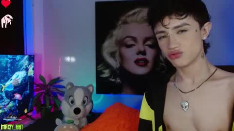 Snapshot of maxiy_001 chatting on January 19, 2025, 5:26 am Max online show from January 19, 2025, 5:26 am
