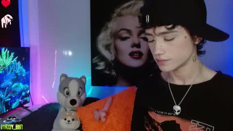 Snapshot of maxiy_001 chatting on January 28, 2025, 3:57 am Max online show from January 28, 2025, 3:57 am