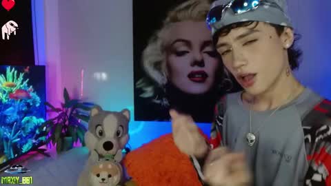 Snapshot of maxiy_001 chatting on January 31, 2025, 6:24 am Max online show from January 31, 2025, 6:24 am