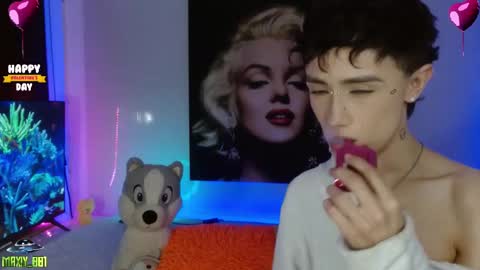 Snapshot of maxiy_001 chatting on February 12, 2025, 9:10 am Max online show from February 12, 2025, 9:10 am