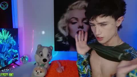 Snapshot of maxiy_001 chatting on February 26, 2025, 7:38 pm Max online show from February 26, 2025, 7:38 pm