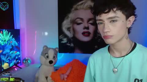 Snapshot of maxiy_001 chatting on March 7, 2025, 8:34 am Max online show from March 7, 2025, 8:34 am
